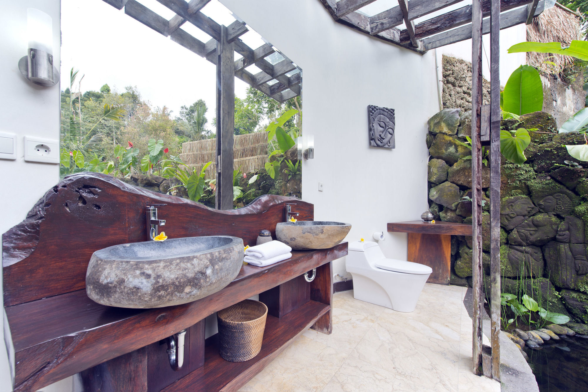 Pool View Suite